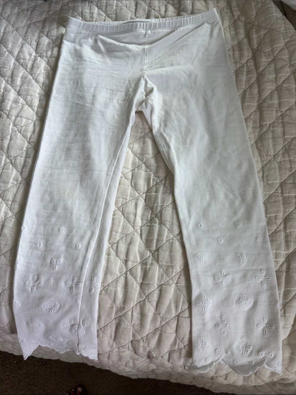 HUE White Embroidered Wide-Leg Leggings